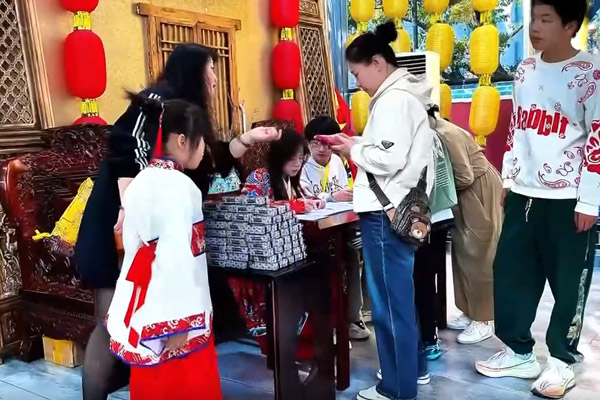 把古装梦照进现实，一起感受传统文化的魅力~
