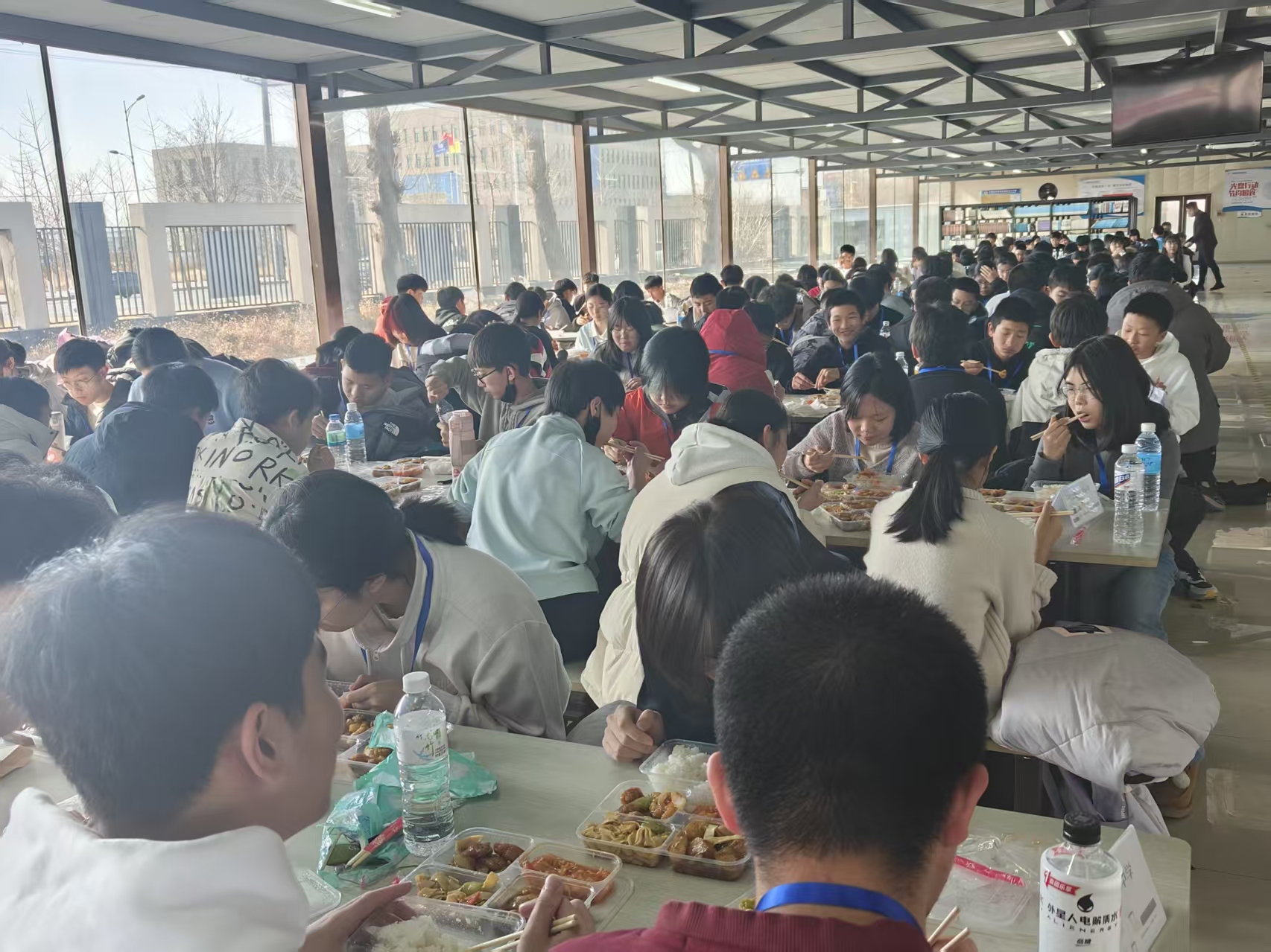 暖食闲光，雅趣定格